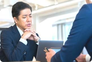 STEP2 困っている男性の写真